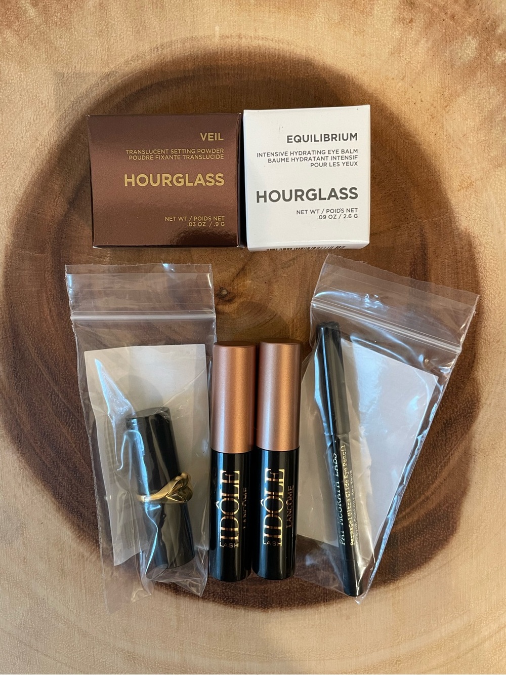 MAC makeup bundle - Picture 4 of 6